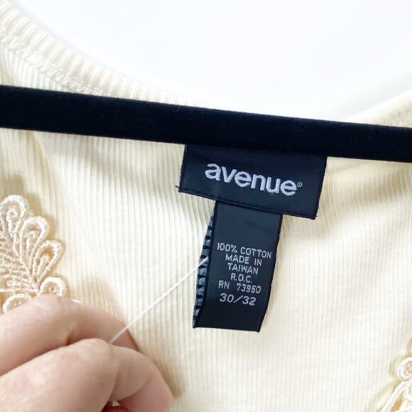 Avenue 30 32 NWT Plus Womens Cream Ivory Embroidered V-Neck Tank Top Shell - Picture 4 of 7